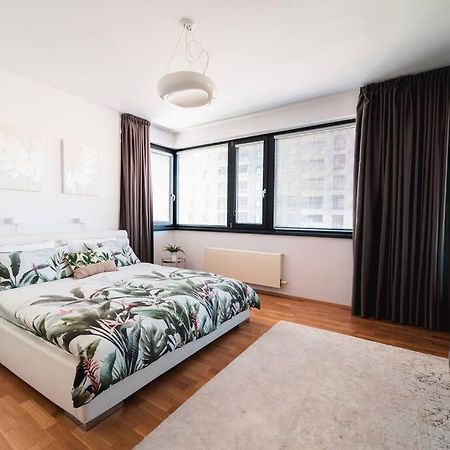 Prague Marina River View Apartment Close To City Centre Free Parking エクステリア 写真