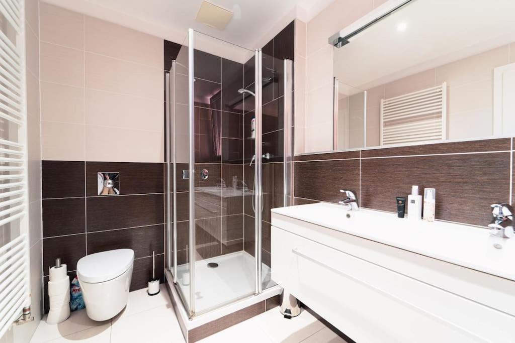 Prague Marina River View Apartment Close To City Centre Free Parking エクステリア 写真